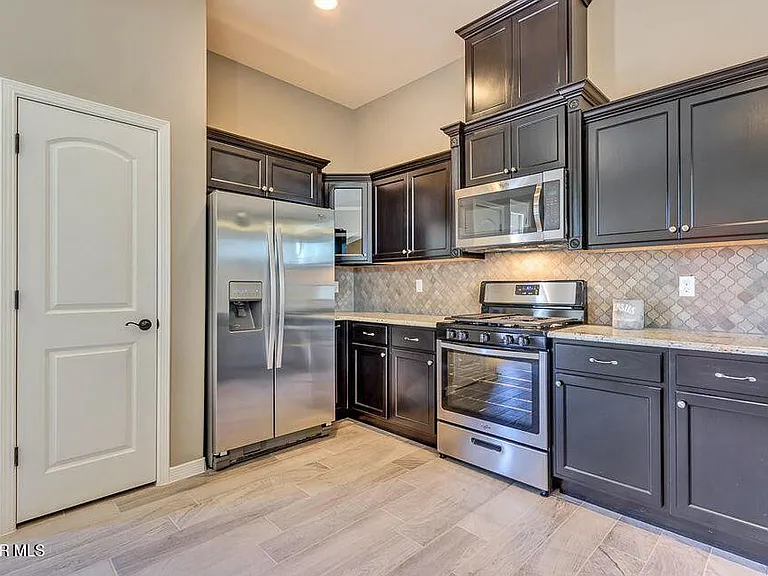 12934 Terrington Ave — Photo 10