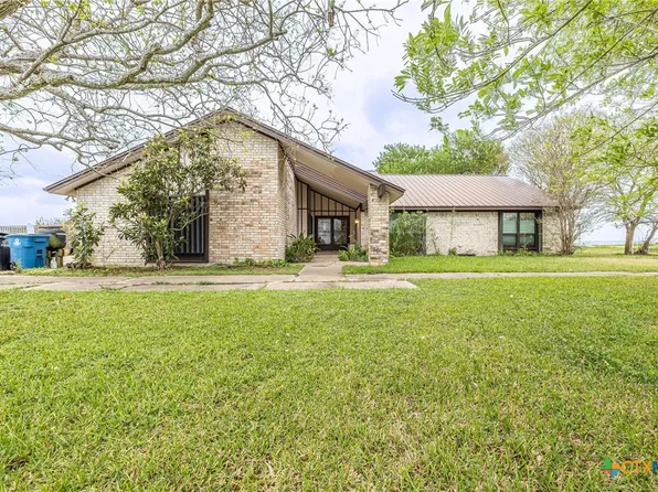 3 Bay Shore Dr, Port Lavaca, TX 77979