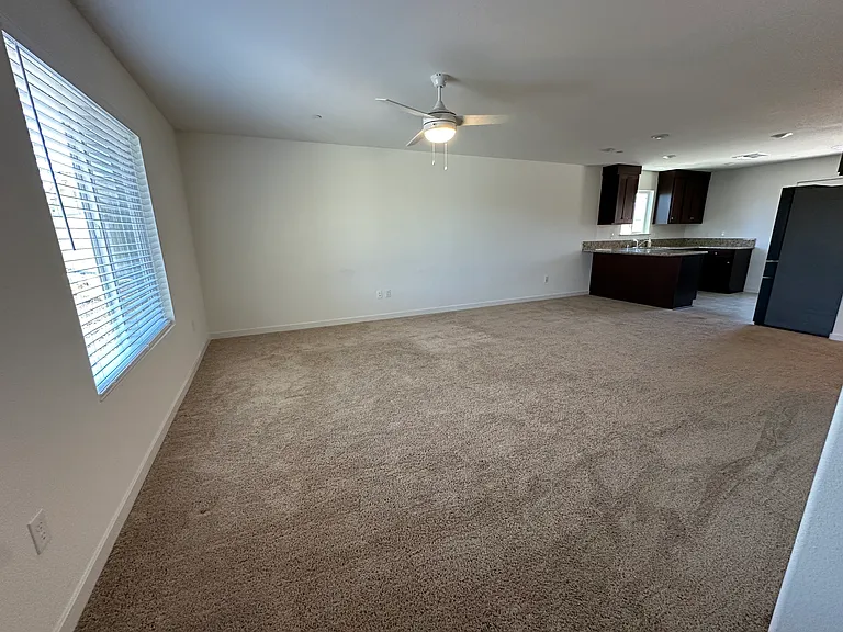 395 Yandris Ct — Photo 4