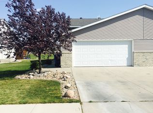 4814 51st St S, Fargo, ND 58104