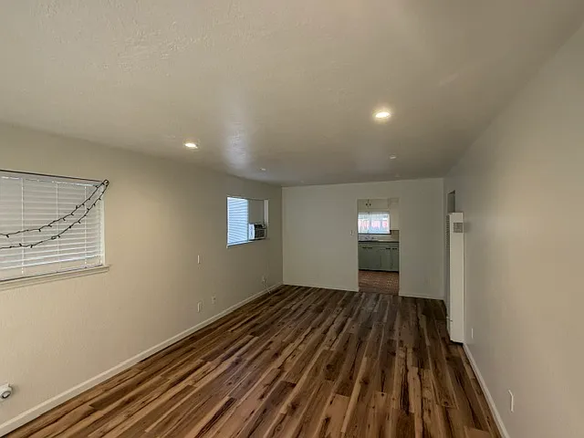 511 Coffee Rd — Photo 9