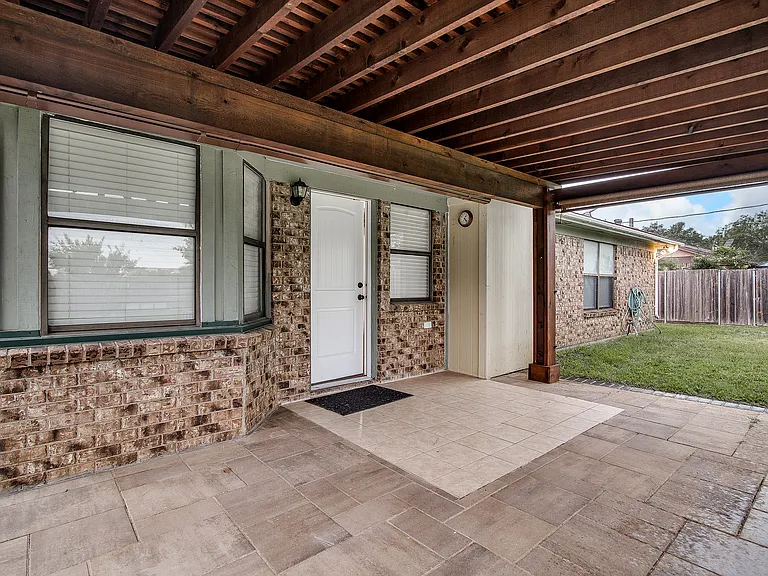 937 Springhill Dr — Photo 19