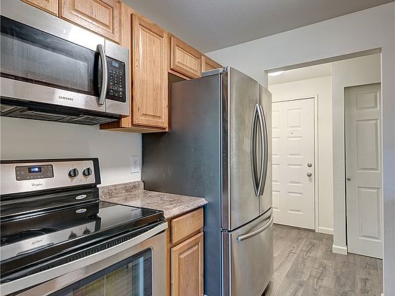 5th image of 1102 8th St NE APT 27