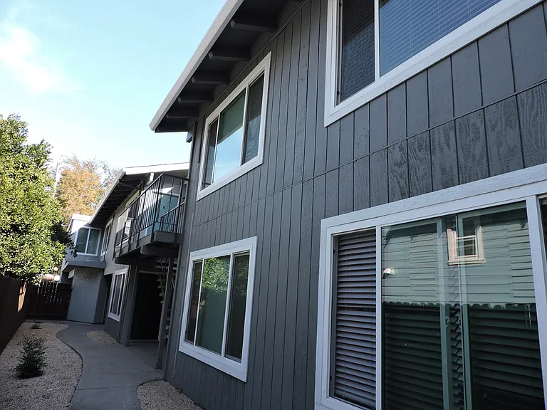 1317 W St #2 — Photo 2