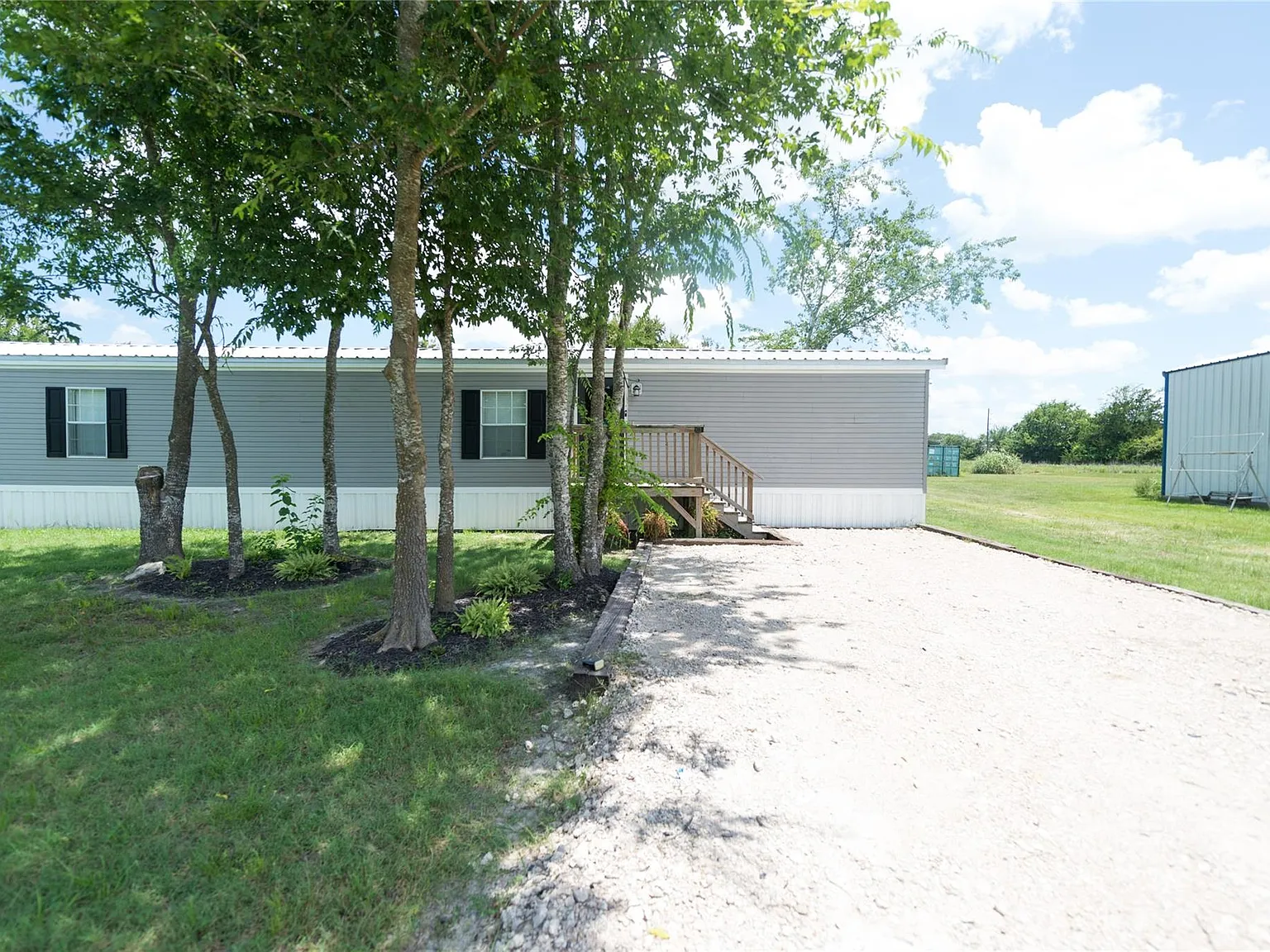 2 bed, 2.0 bath, 1216 sqft, $1,290 — Photo 3