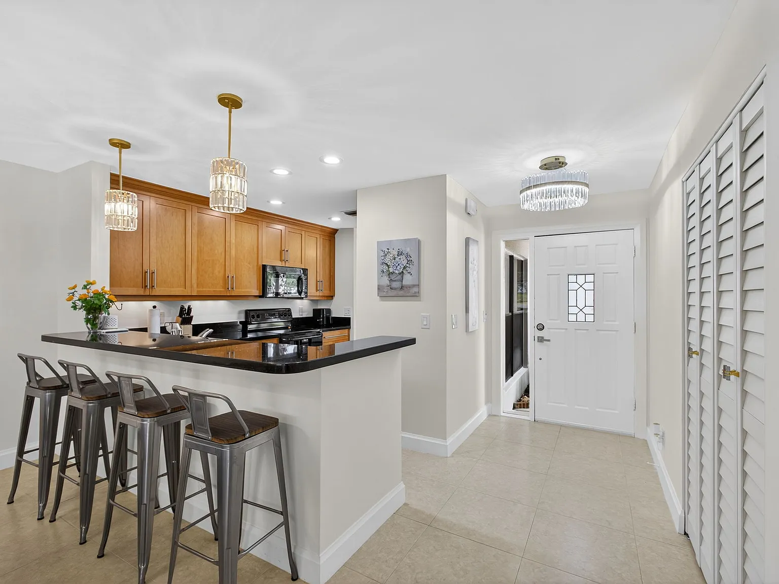 3 bed, 1818 sqft, $6,500 — Photo 1