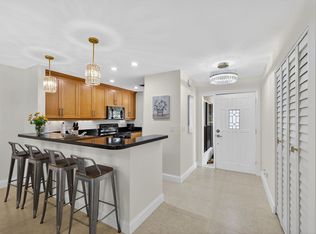 479 Prestwick Cir, Palm Beach Gardens, FL 33418