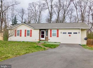 30 Hancock Ct, Inwood, WV 25428