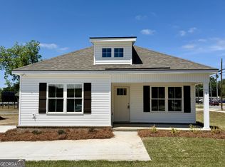 2 Roundtree St, Statesboro, GA 30458