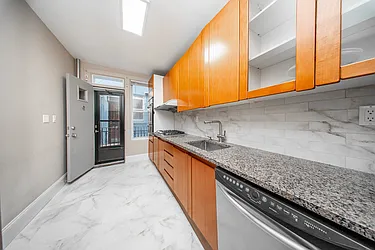 23-42 Crescent Street, #1