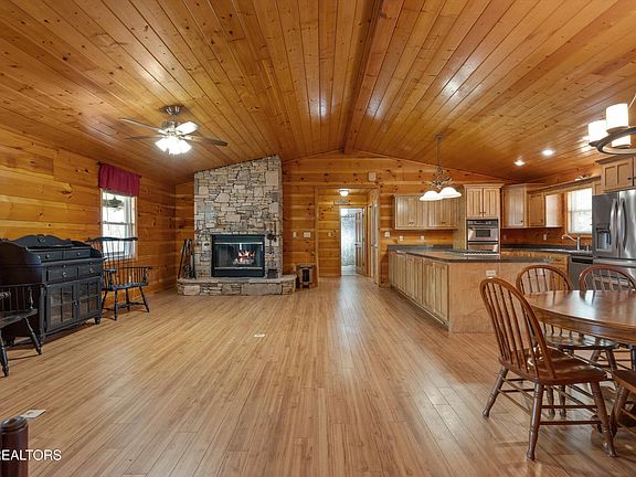 4th image of 4442 Grindstone Ridge Rd