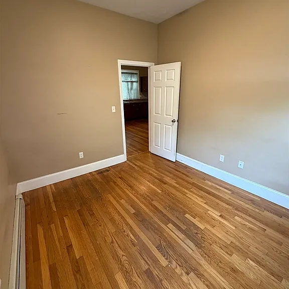 32 Warren St #1 — Photo 10