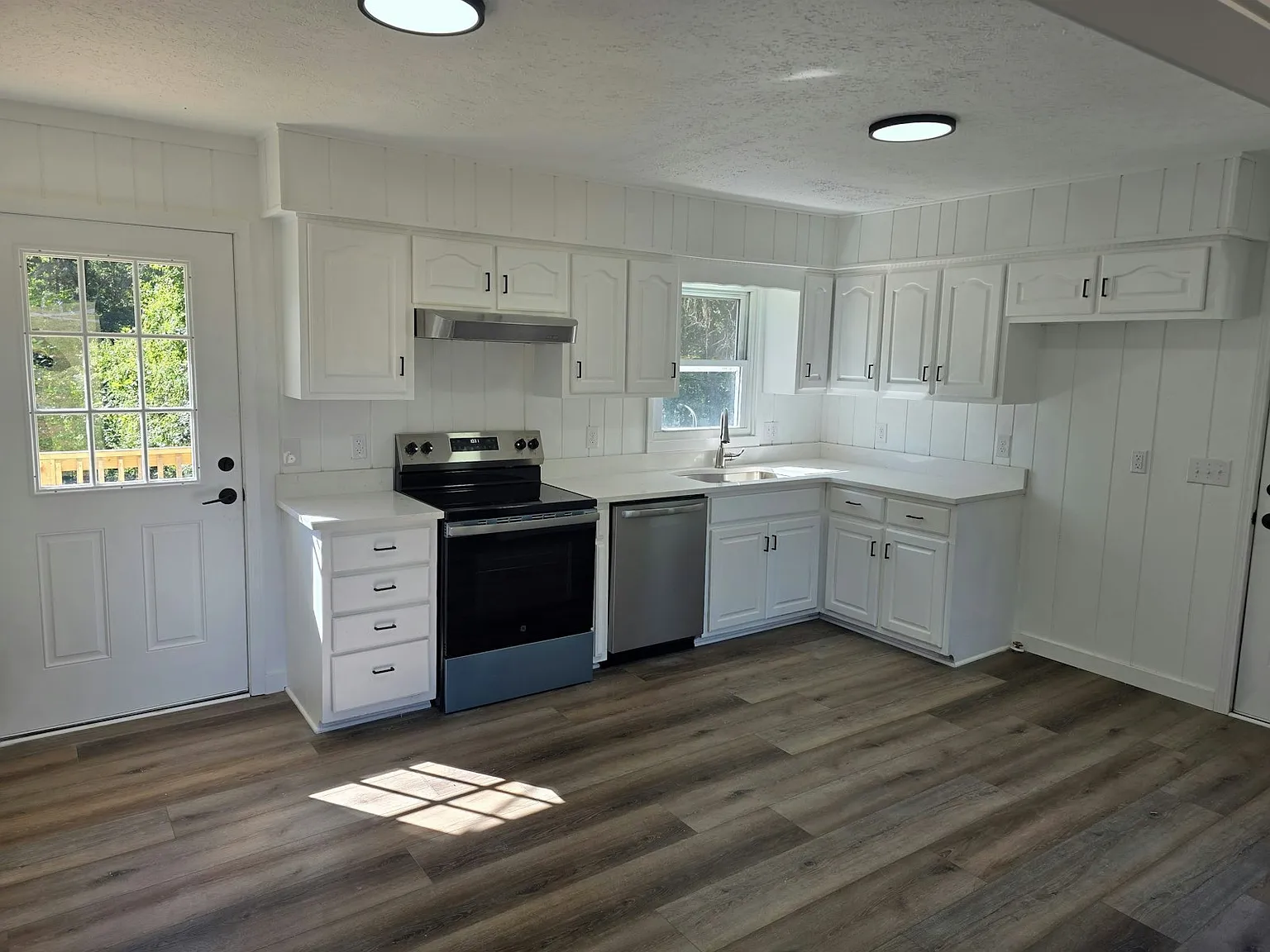 960 Bill Smith Rd — Photo 1