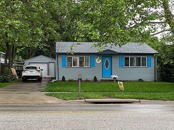 2nd image of 5825 Holdrege St