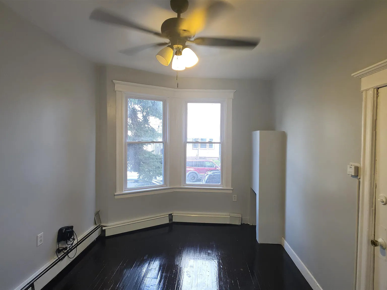 2 bed, 1.0 bath, 700 sqft, $2,100 — Photo 2