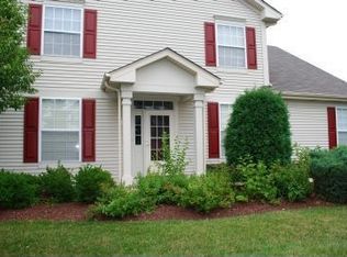 725 Crossing Way, St Charles, IL 60174