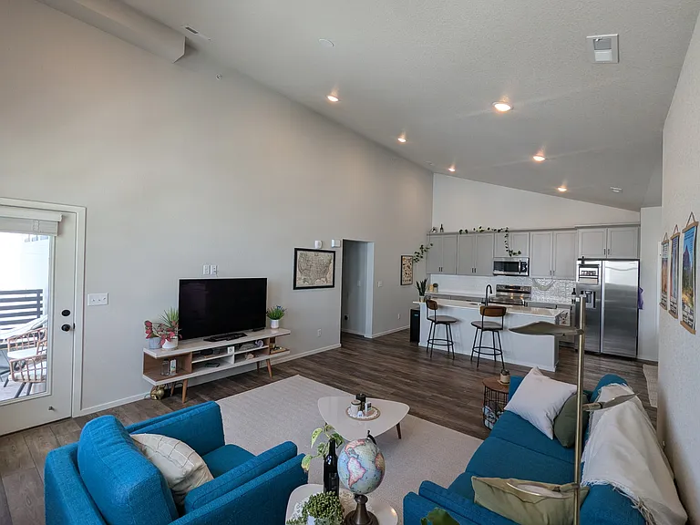 563 Vicot Way #C — Photo 21