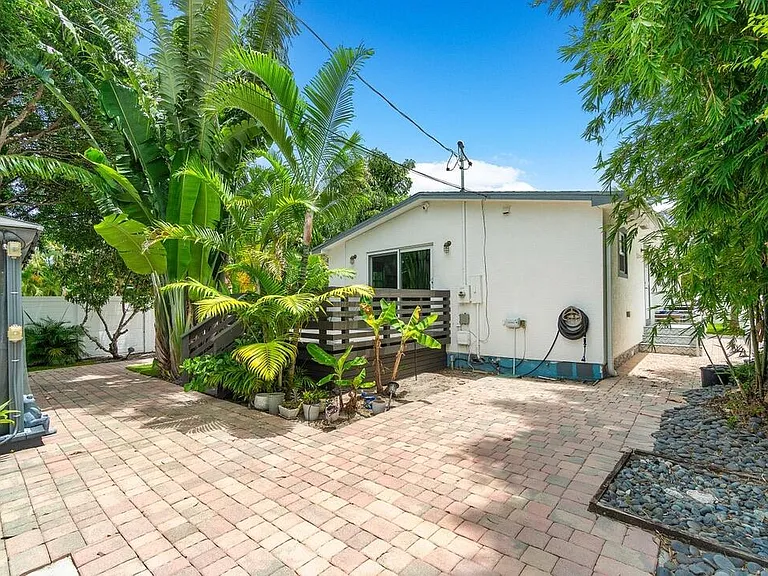 353 E Lakewood Rd — Photo 31