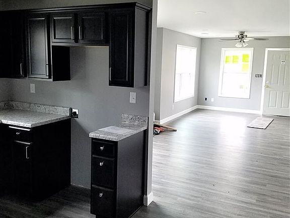 4th image of 104 N 1st St #104