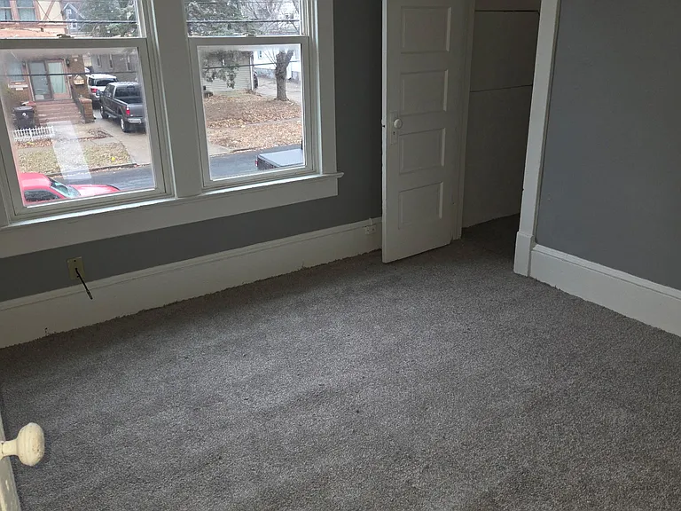 206 E Arcadia Ave — Photo 9