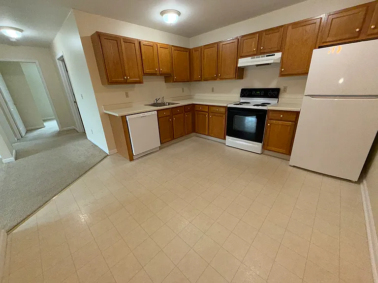 2 Harvey Dr #23 — Photo 3