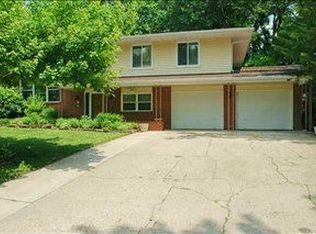 2817 Sherry Ln, Urbandale, IA 50322
