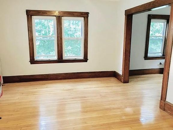 5th image of 31 Essex St