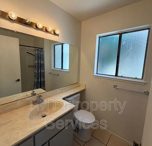 7847 Orchard Woods Cir — Photo 25