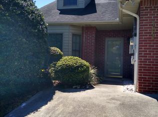 101 Pinewood Dr, Lenoir City, TN 37771