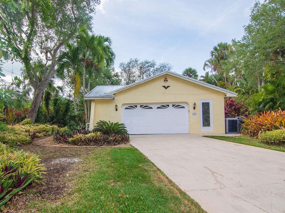 1st image of 676 Dahlia Ln