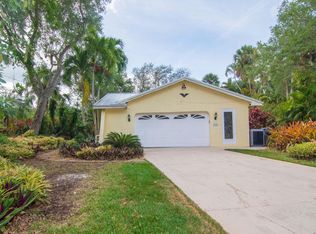 676 Dahlia Ln, Vero Beach, FL 32963