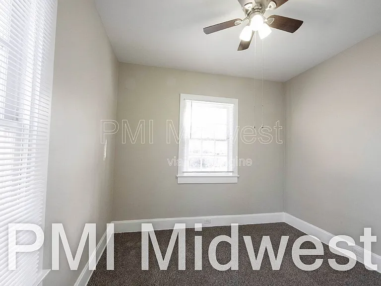 125 E 17th St #1 — Photo 8