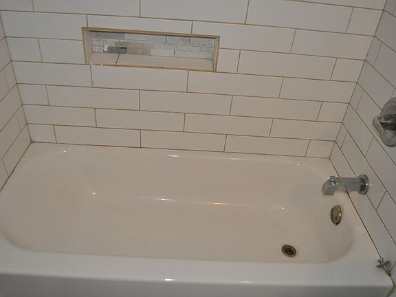 5th image of 203 Joseph St