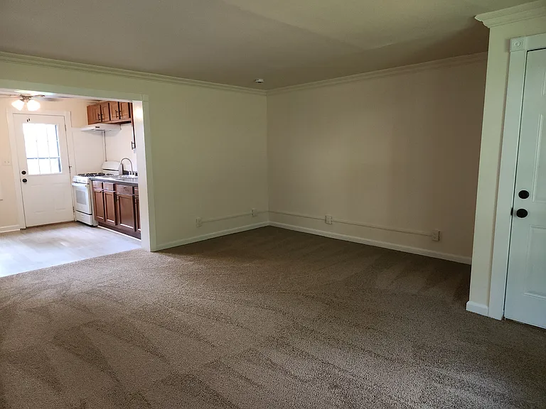 8 Quarry Ct — Photo 6