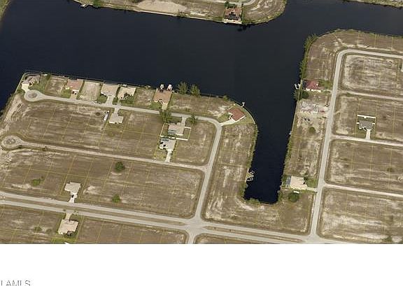 3rd image of 3221 NW 46th Ave