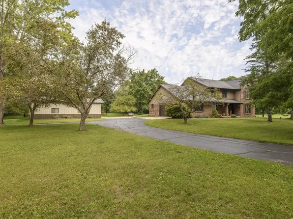 S38W34010 County Road D, Dousman, WI 53118