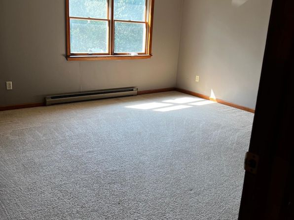 110 Roberts St APT 3