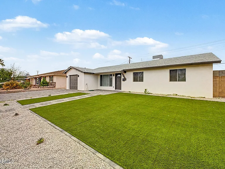 8440 E Palm Ln — Photo 3