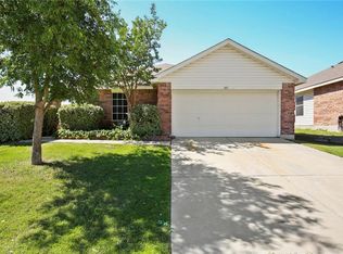 801 Rio Bravo Dr, Haslet, TX 76052