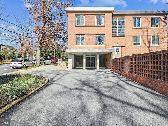 2nd image of 3033 New Mexico Ave NW APT 207