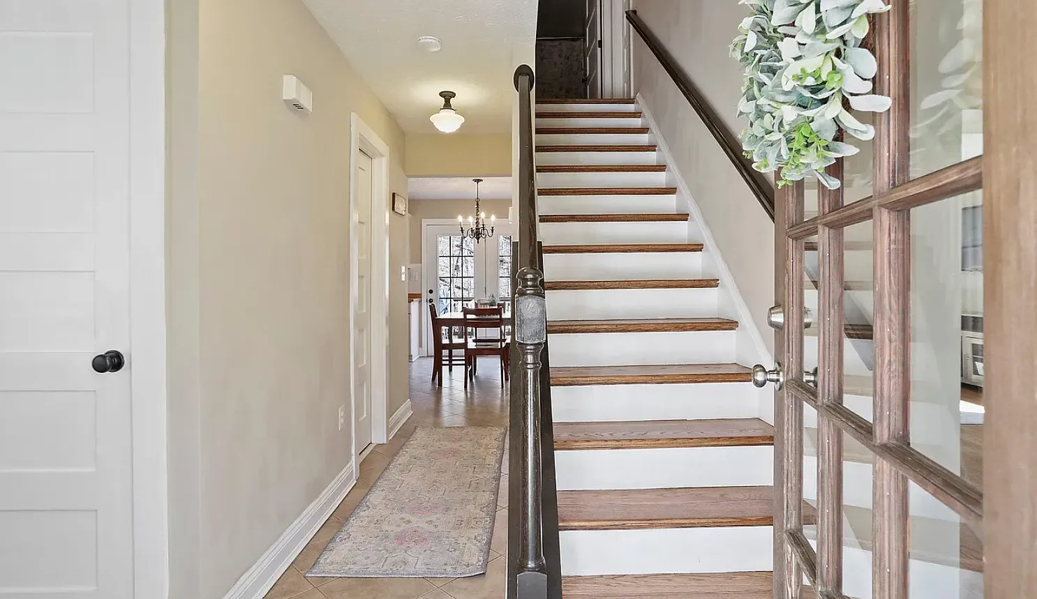 4 bed, 2012 sqft, $2,600 — Photo 4