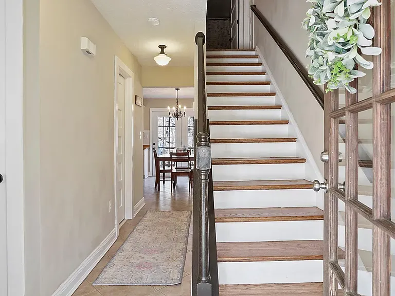 627 Lakeview Dr — Photo 4