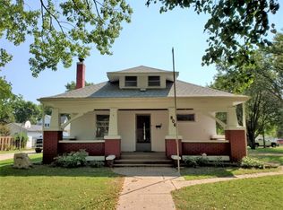 606 N 9th St, Wymore, NE 68466