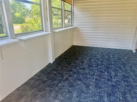 3rd image of 17 College Ave