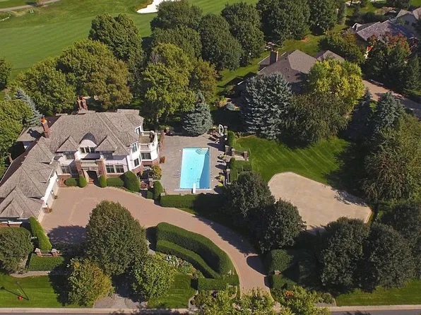 9493 Olympia Dr, Eden Prairie, MN 55347