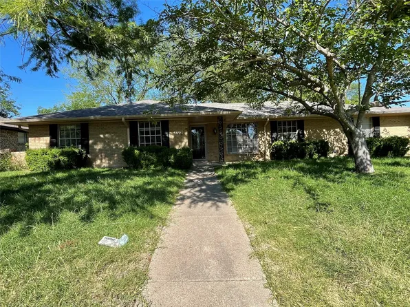1112 Joanna Cir, Desoto, TX 75115