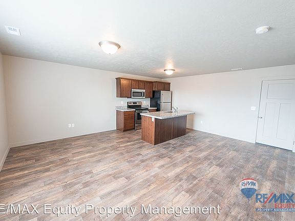 5th image of 14431 S Ferndale Way
