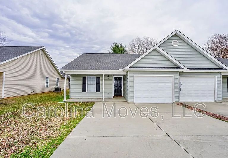 526 Seays Crest Dr — Photo 1