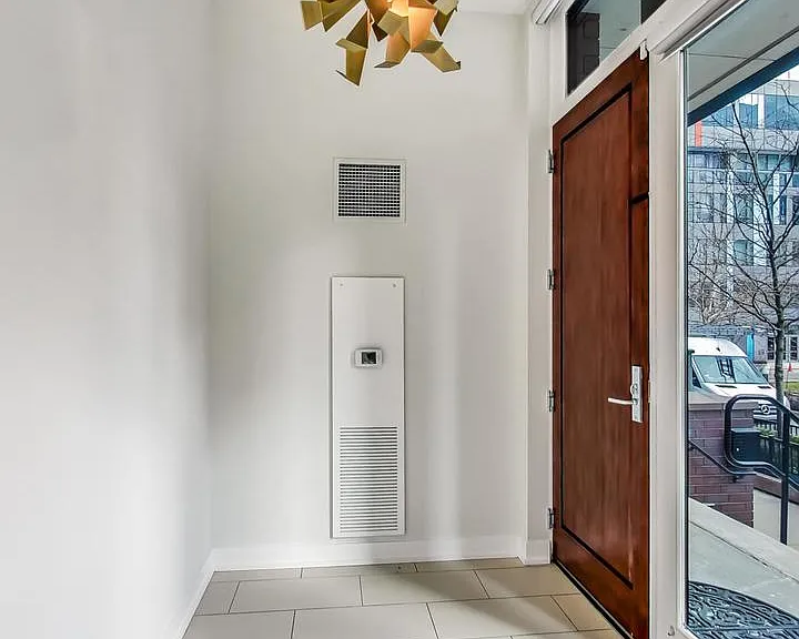 198 N Park Dr #198 — Photo 2