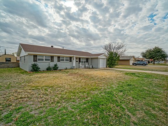 3rd image of 4703 Pleasant Dr